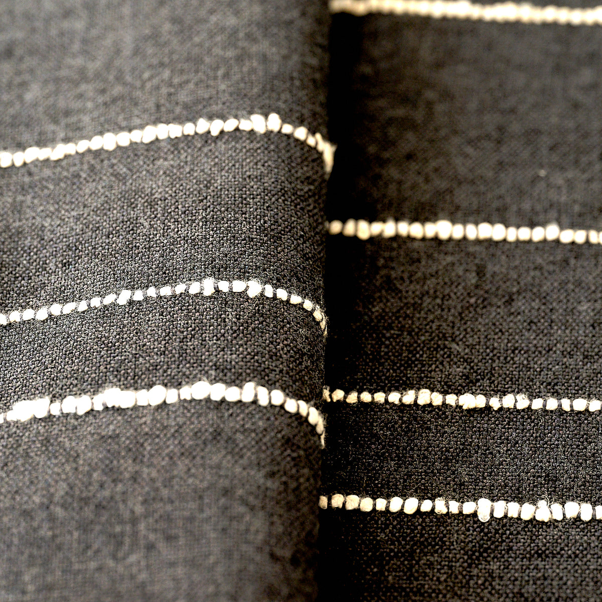 SUFFOLK – coloris Noir carbone